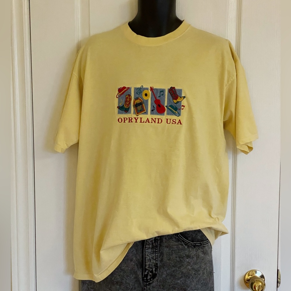 Vintage classic crewneck s/s Opryland USA souvenir butter yellow graphic tee, M